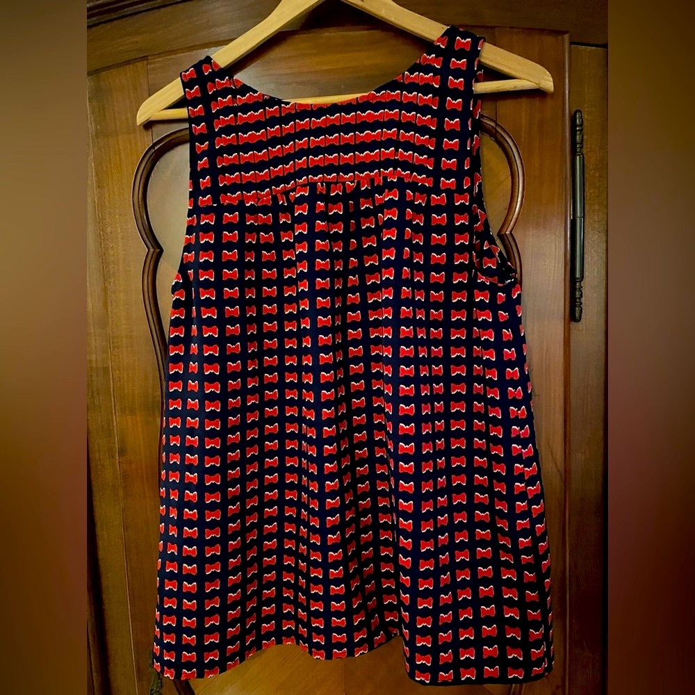 Cynthia Rowley pleased chest sleeveless navy/red bow top bow closure in back Med